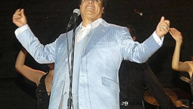 Juan Gabriel le cantó a Colombia