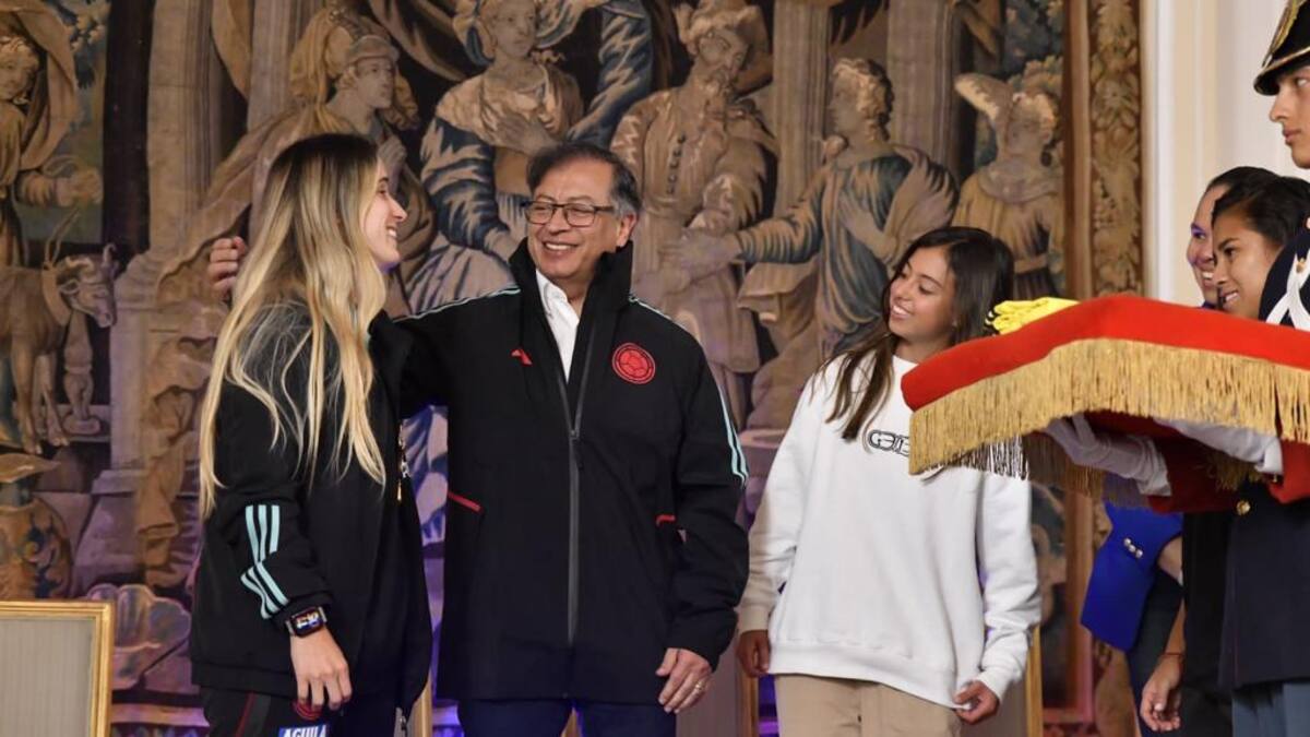 Petro a la Selección: “Ustedes serán las primeras campeonas del mundo, no los hombres”