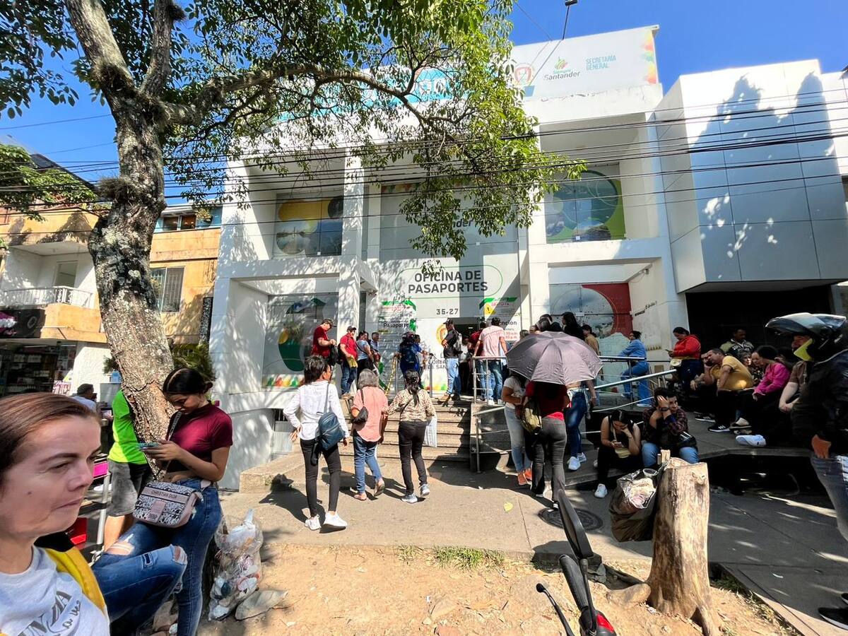 La gobernación de Santander se declaró sin recursos para contratar personal