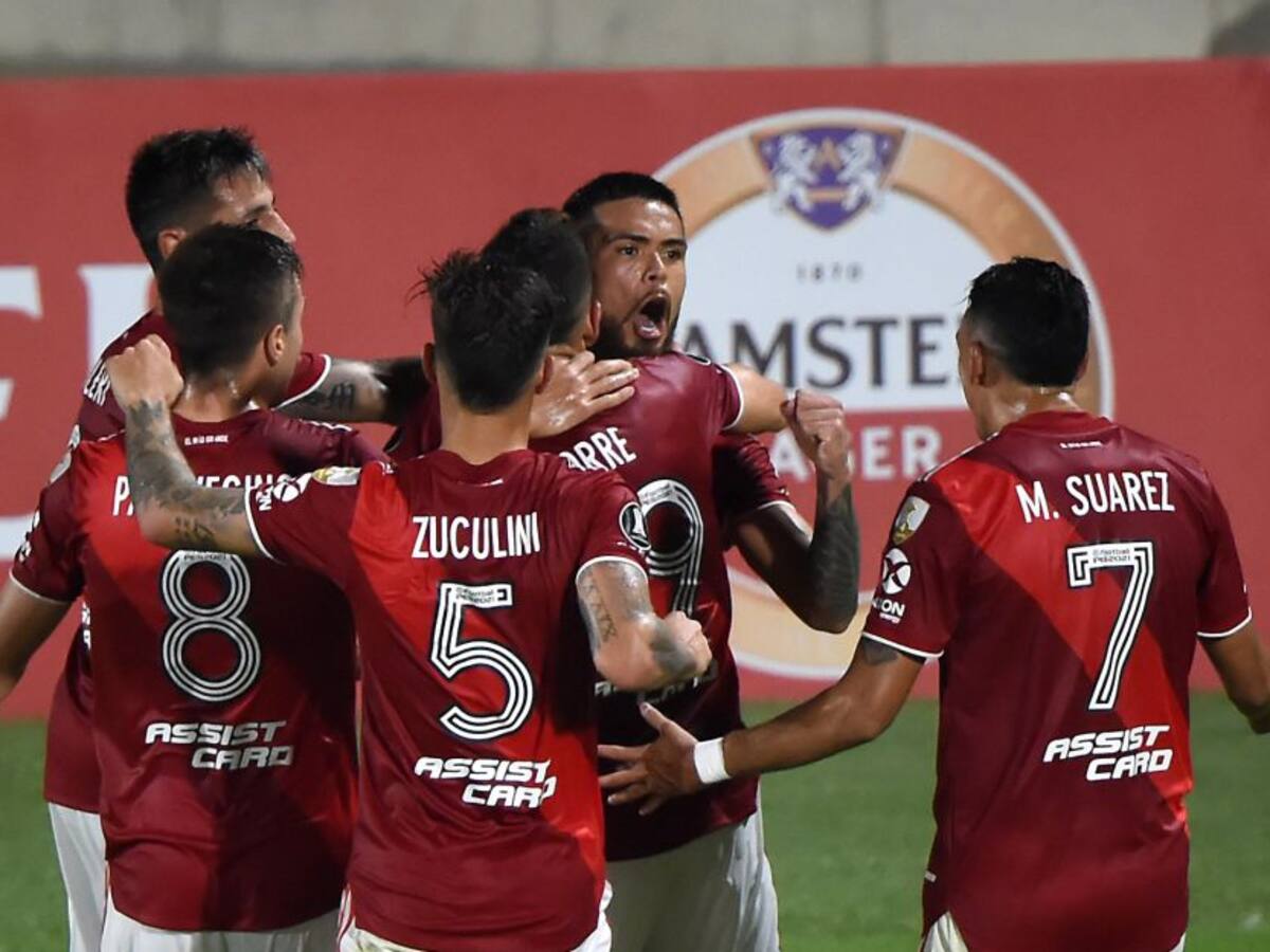 Junior dejó ir una victoria clave ante River Plate, en medio de la protesta