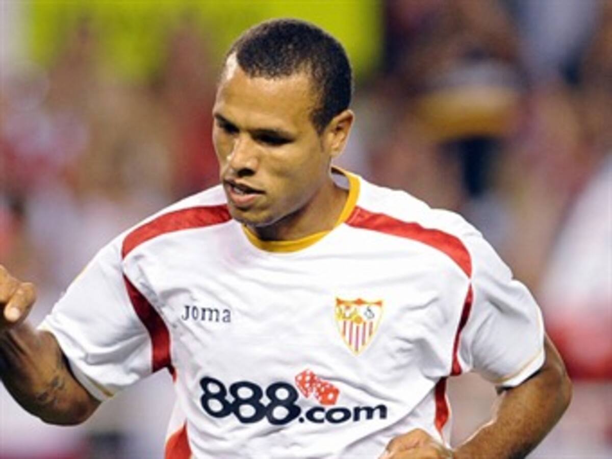 Corinthians ofrece 5 millones de euros a Sevilla por Luis Fabiano
