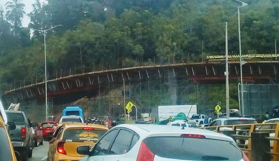 Congestión vehicular por obras en Manizales