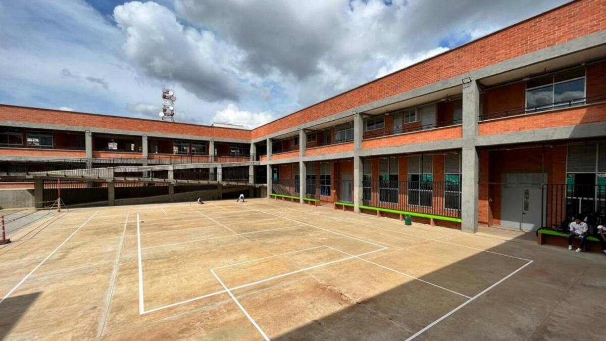 Iniciaron las clases sin poder estrenar la Camacho Carreño