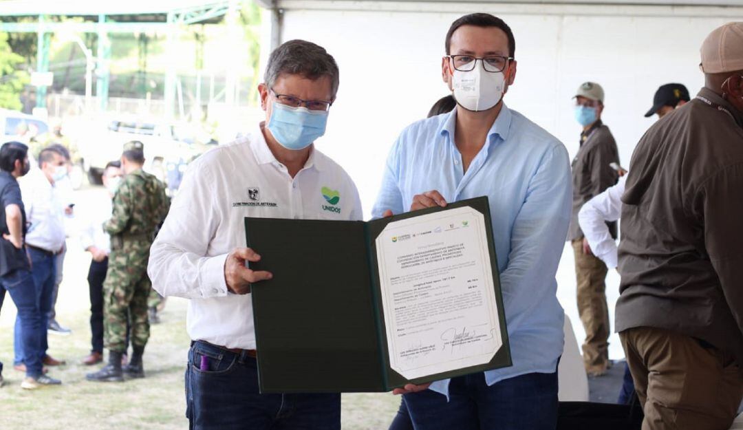 Firma de la alianza 50 Pueblos Paisas entre Caldas y Antioquia