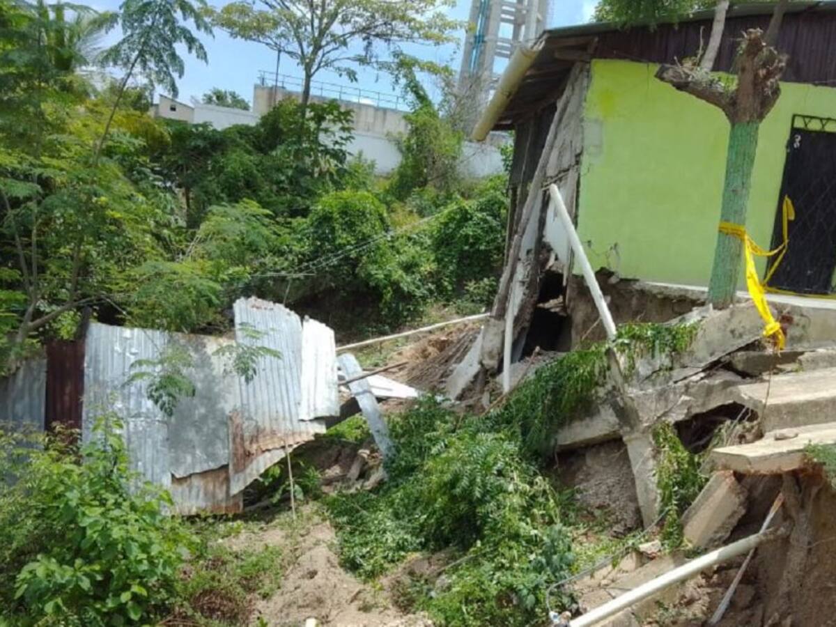 Evacúan casas por amenaza de avalancha en barrio de El Carmen de Bolívar