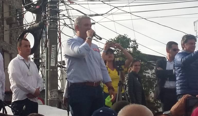 Iván Duque en su cierre de campaña en Manizales