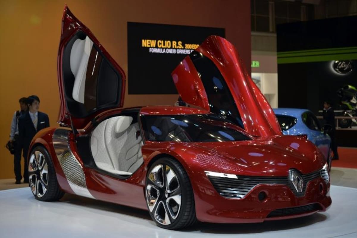 Nuevo concept car eléctrico de Renault, el 'DeZir', durante su exhibición en la 43ª edición del Salón del Automóvil de Tokio (Japón)