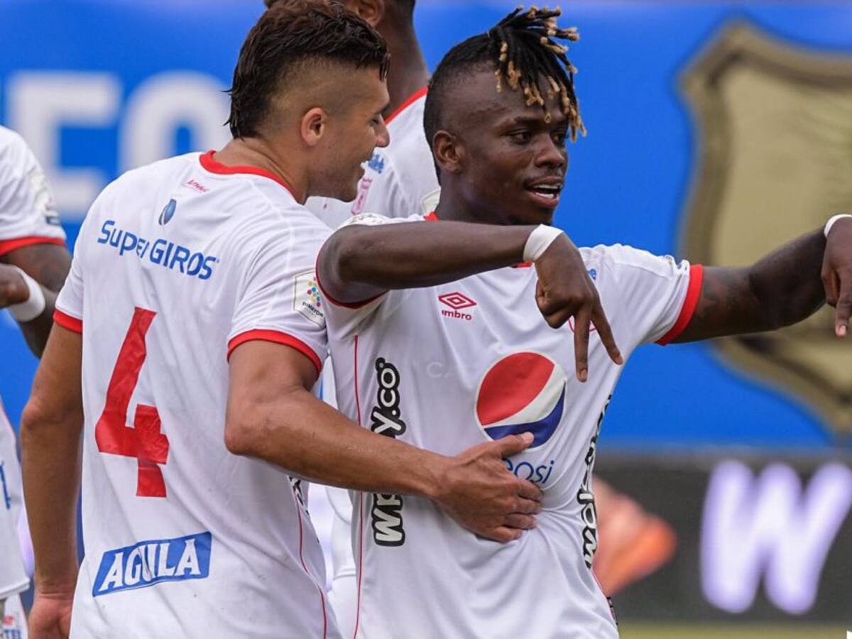 Déinner Quiñones: "Demostré que puedo jugar de 10 también"