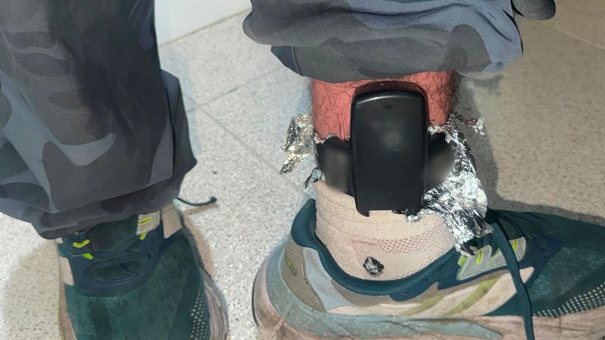 Con brazalete cubierto con aluminio capturan en Chapinero a hombre con domiciliaria por homicidio