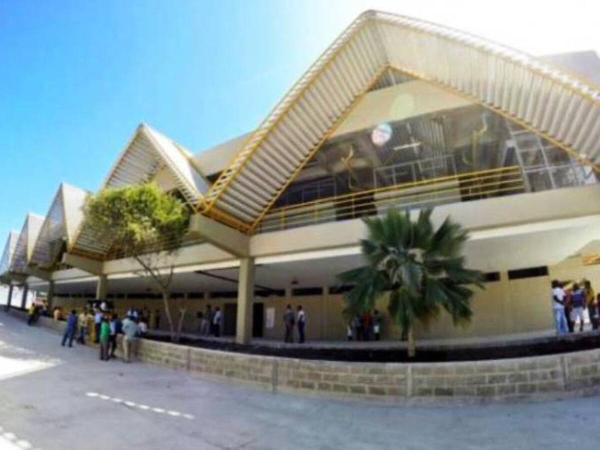 Distrito anuncia 100 nuevos cupos para vendedores informales en el mercado de Santa Rita