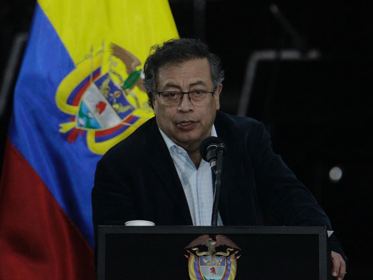 Petro pidió a Fiscalía investigar a junta de Coosalud ante posible escándalo de corrupción