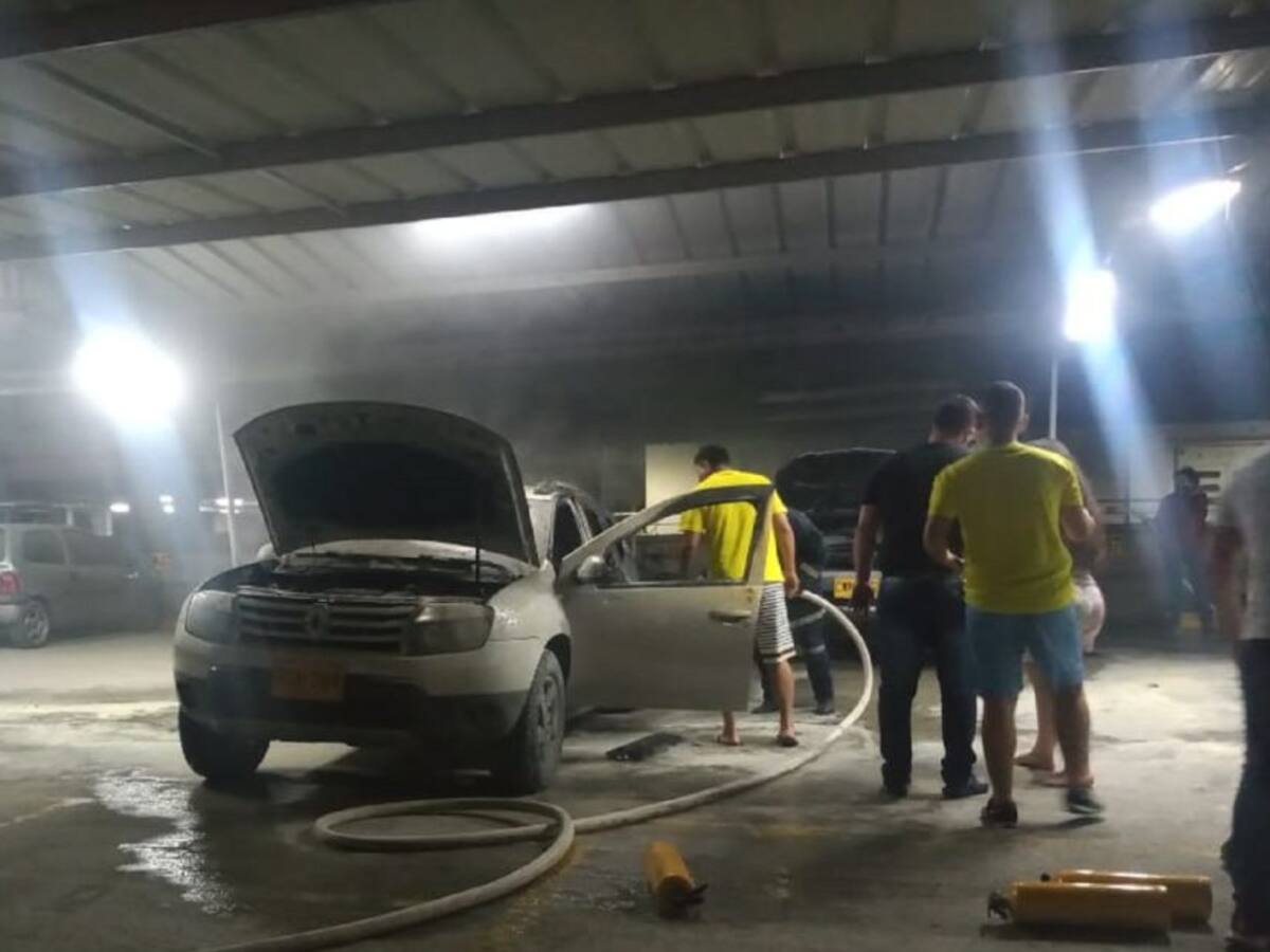 Millonarias pérdidas dejó un incendio en un parqueadero de Ibagué