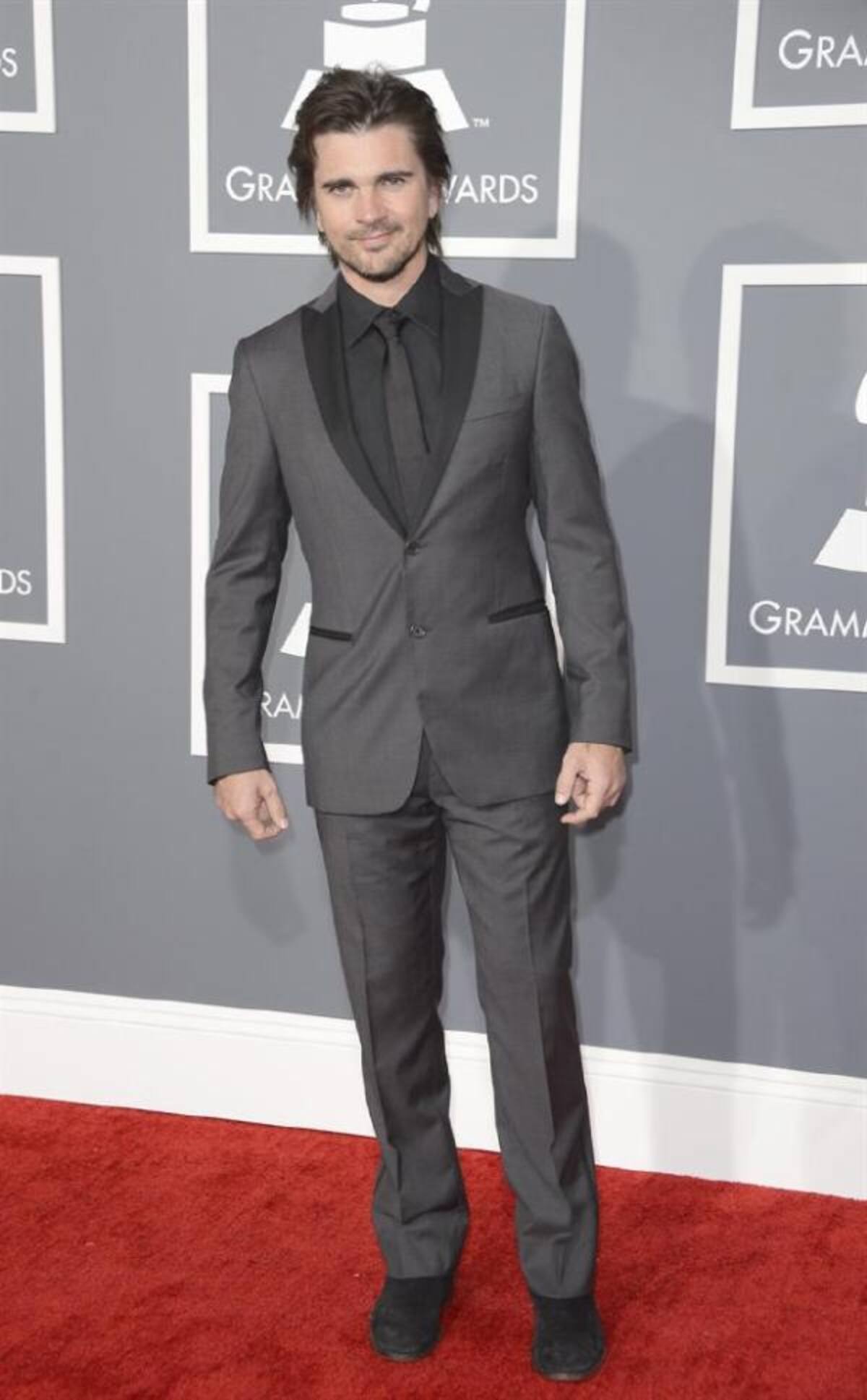 Esta es la segunda vez que Juanes gana un Grammy; en el 2009 ganó en la categoría de Mejor Álbum Pop Latino con La vida es un ratico.