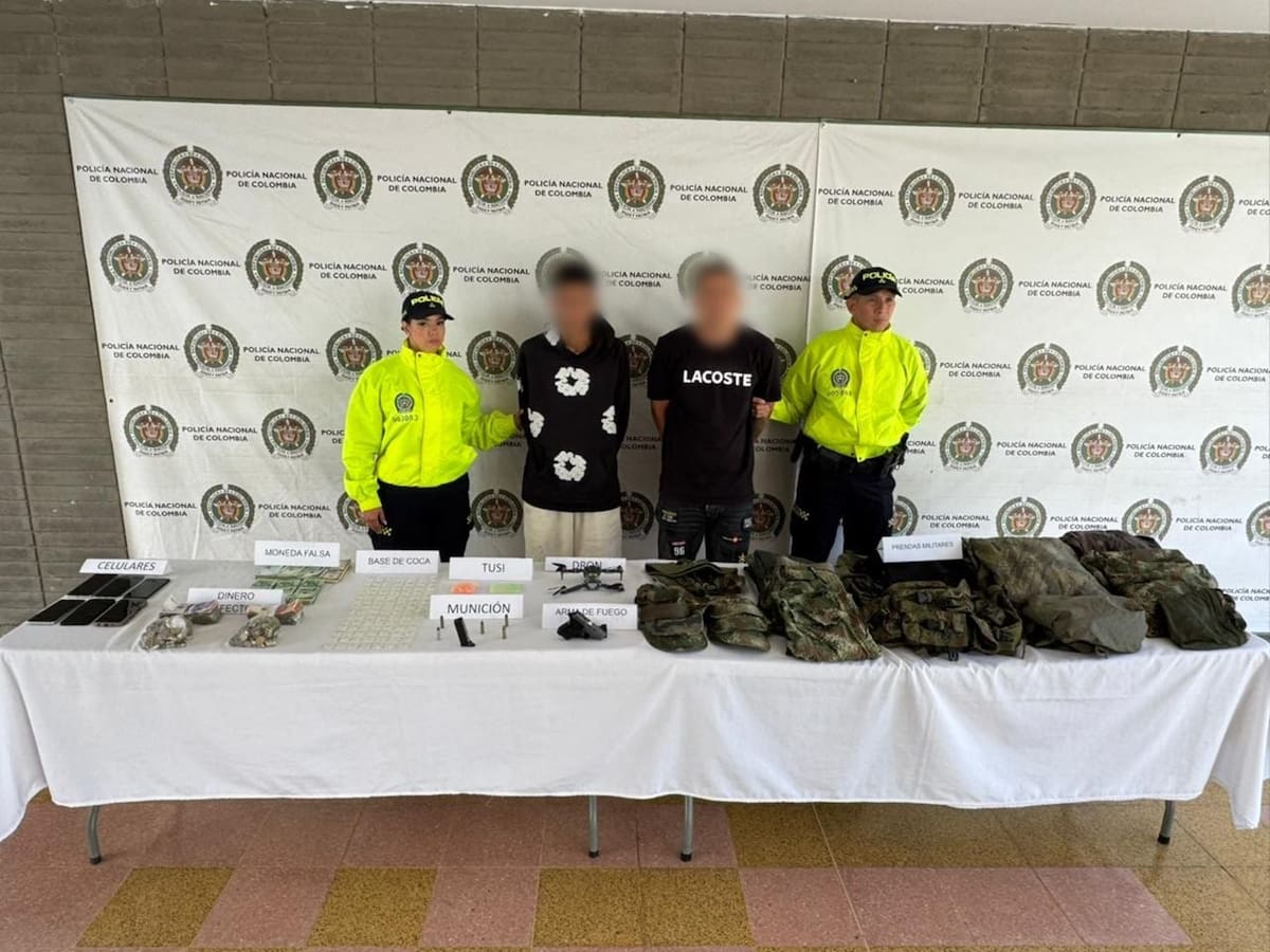 Incautaron camuflados, un dron entre otros elementos a tres capturados en Ibagué