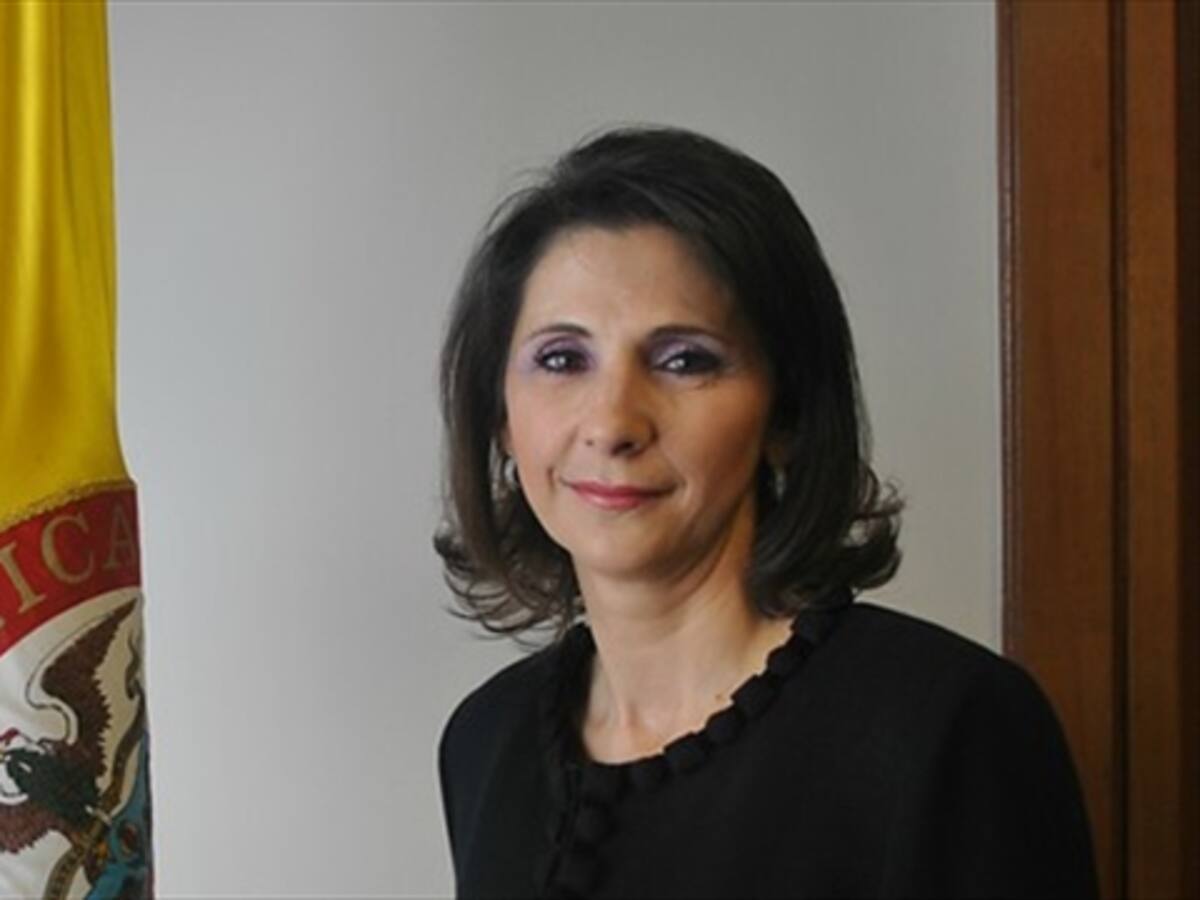 Auditora pide a Fiscalía y Procuraduría investigar a excontralora Morelli