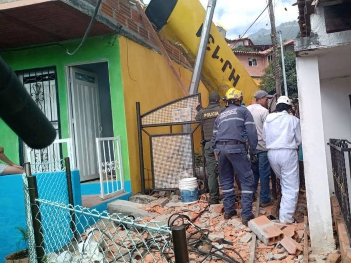 Avioneta se estrelló en una casa de Copacabana, Antioquia