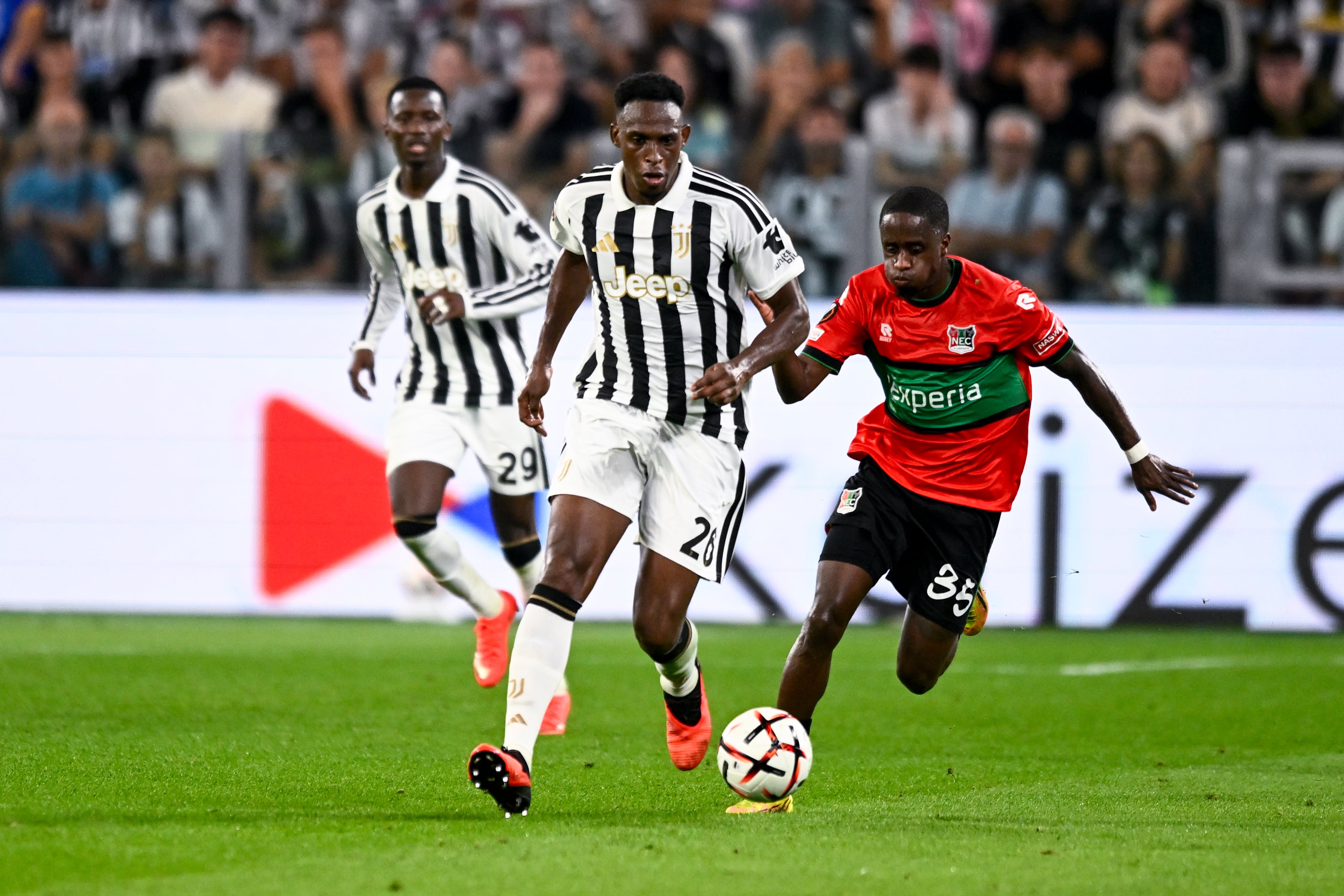 Jhon Janer Lucumí durante su partido ante el NEC. (Photo by Alberto Gandolfo - Juventus/Juventus FC via Getty Images)