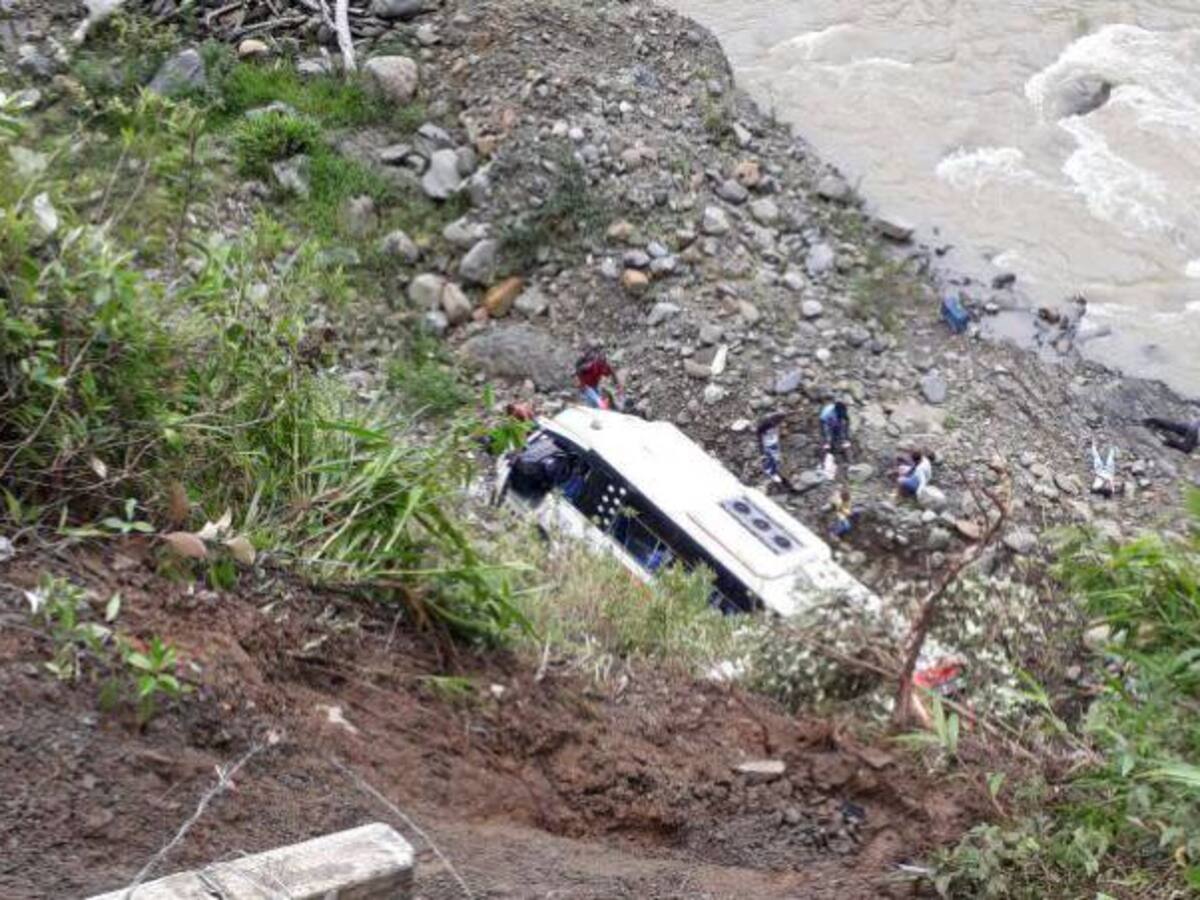 Un muerto y siete heridos deja accidente en la vía Quibdó Medellín