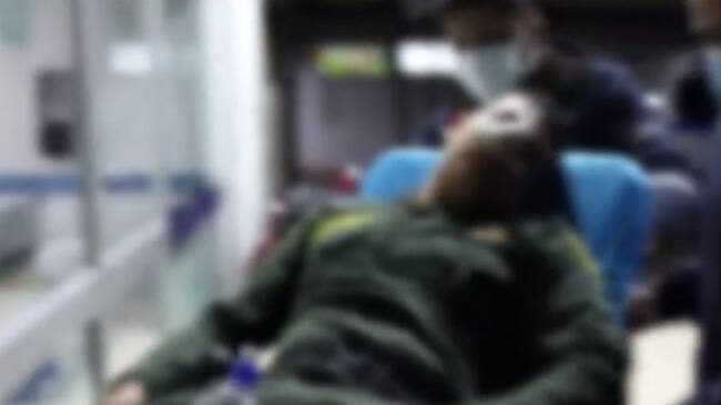 El hecho de intolerancia dejó al uniformado mal herido.