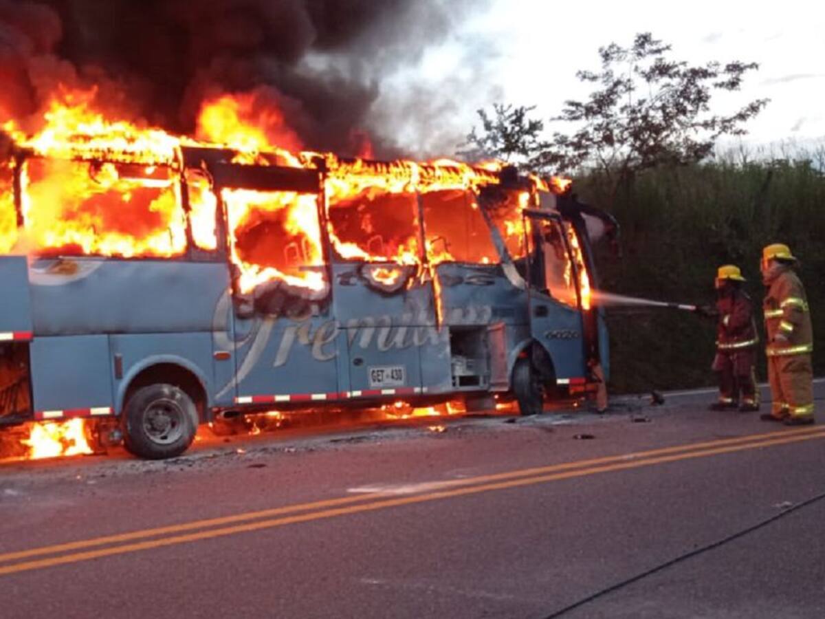 12 lesionados dejó accidente de tránsito de dos buses en La Pintada