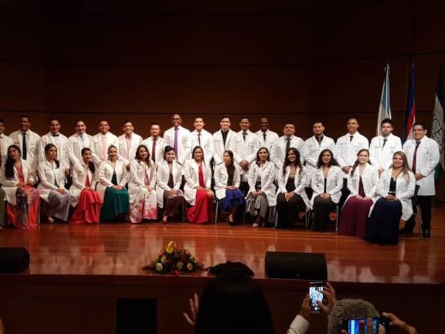 34 estudiantes de la Universidad Icesi recibieron su bata blanca