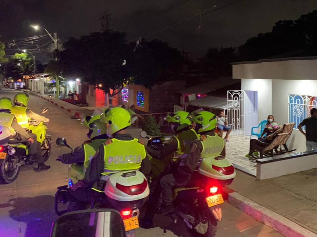 200 sancionados por violar 'Toque de Queda' durante velitas en Barranquilla