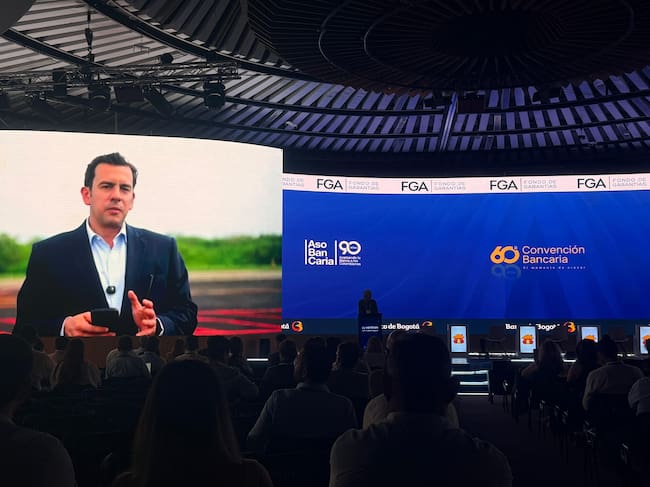 Desde Cartagena, el ministro Rodrigo Lara, se pronunció en la Convención Bancaria