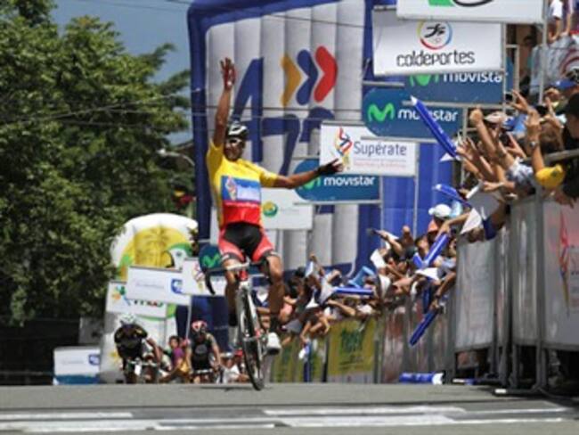 Félix Cárdenas ganó en Medellín la decima etapa de la Vuelta a Colombia