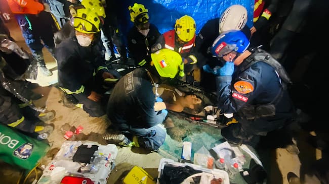 Operación de rescate de Hernán Gil en Venezuela tras terremotos. Fotos: USAR Bomberos de Chile