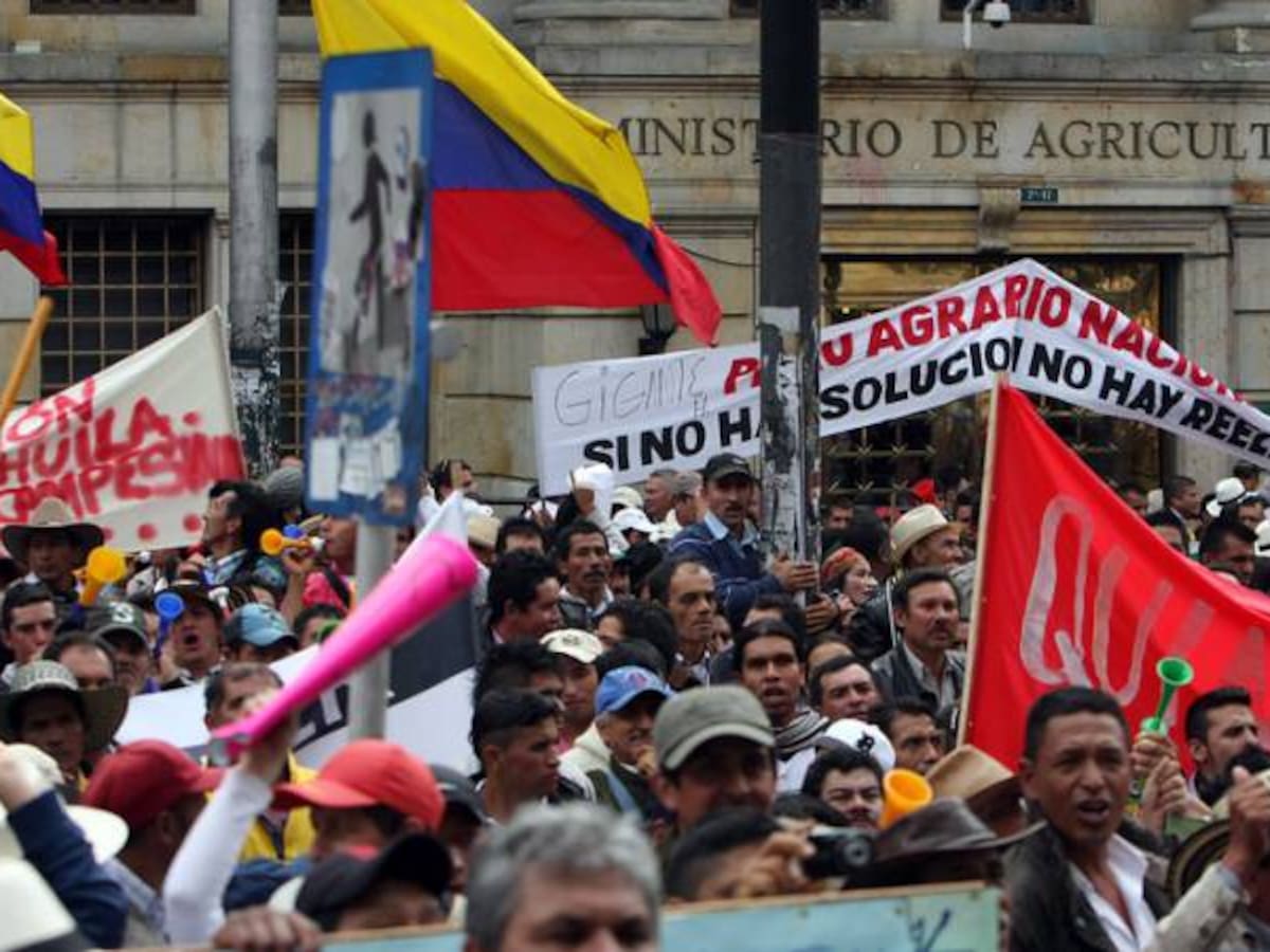 Gobierno dice que ha cumplido acuerdos pactados en Cumbre Agraria