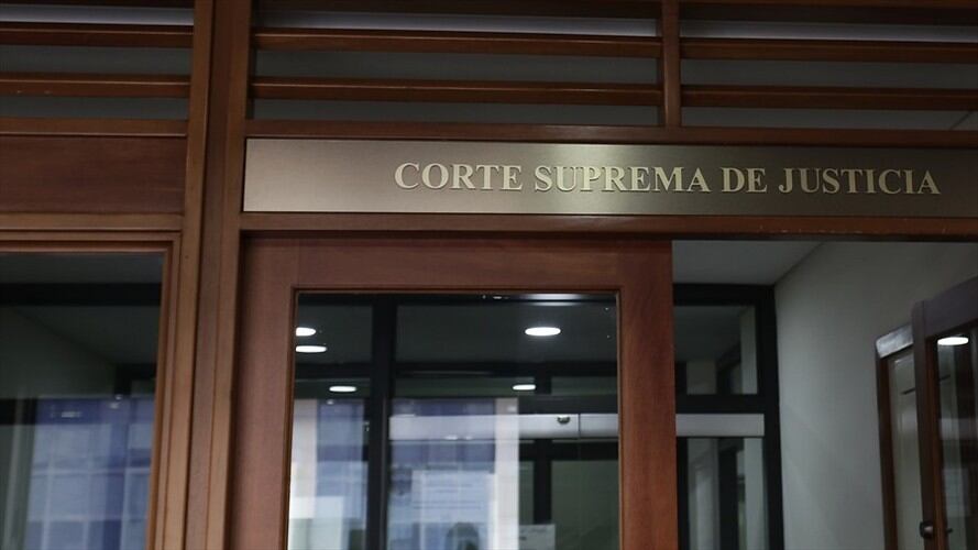 La defensa del senador Álvaro Uribe Vélez radicó una recusación en contra de los magistrados de la Sala de Instrucción Número 2 de la Corte Suprema de Justicia. Foto: Colprensa