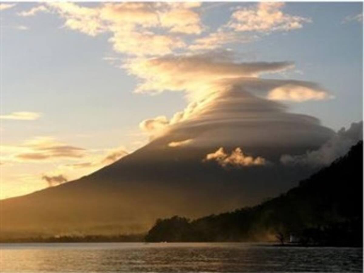 Elevan nivel alerta en Filipinas ante erupción inminente del volcán Mayón
