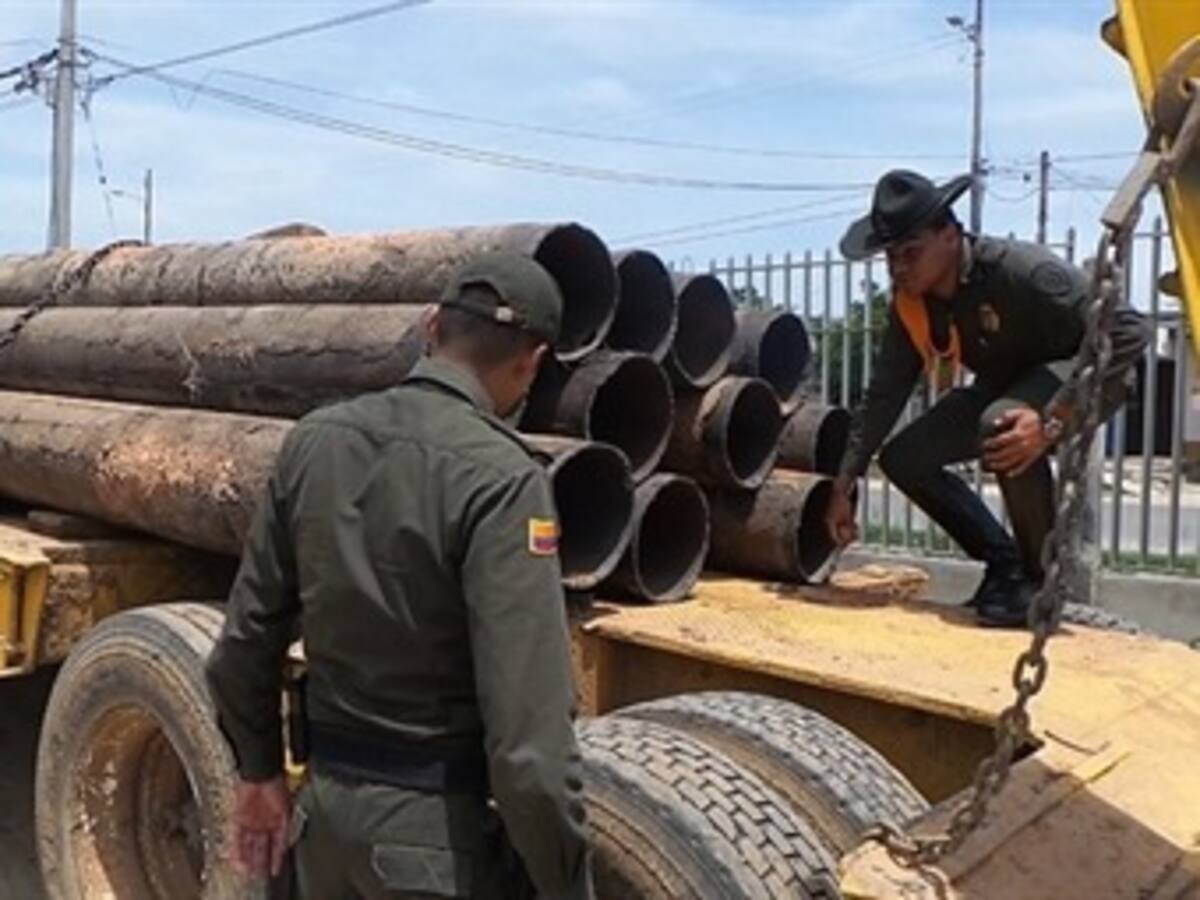 Policía en Bolívar recuperó 32 tubos para el transporte de petróleo