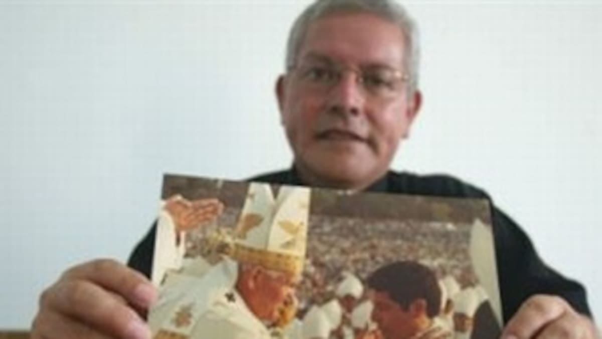 Un sacerdote es grabado teniendo relaciones sexuales con la empleada del templo