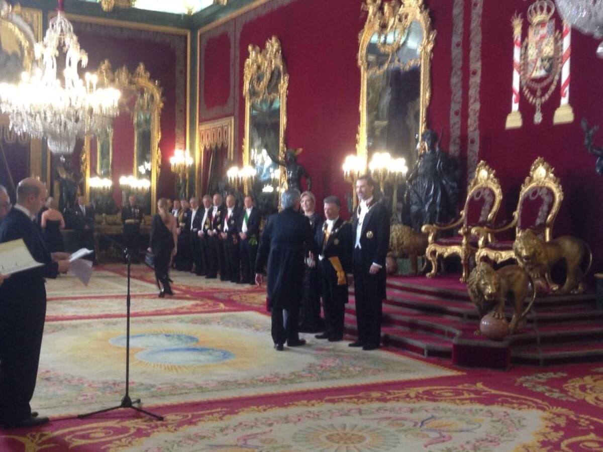 110 personas entre políticos, empresarios, artistas, deportistas, funcionarios de gobierno entre otros asistieron a la gala.