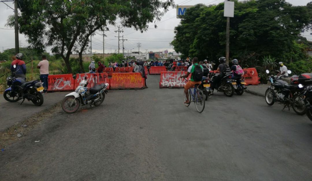 En Palmira se registran bloqueos en el sector Dolores km 1 y sector Amaime km 27.