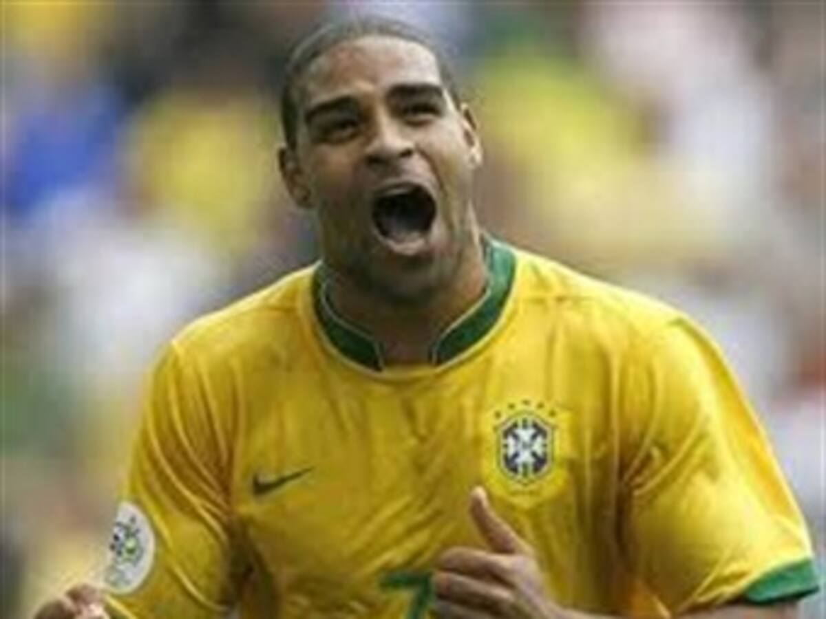 Llego a Corinthians por recomendación de Ronaldo: Adriano