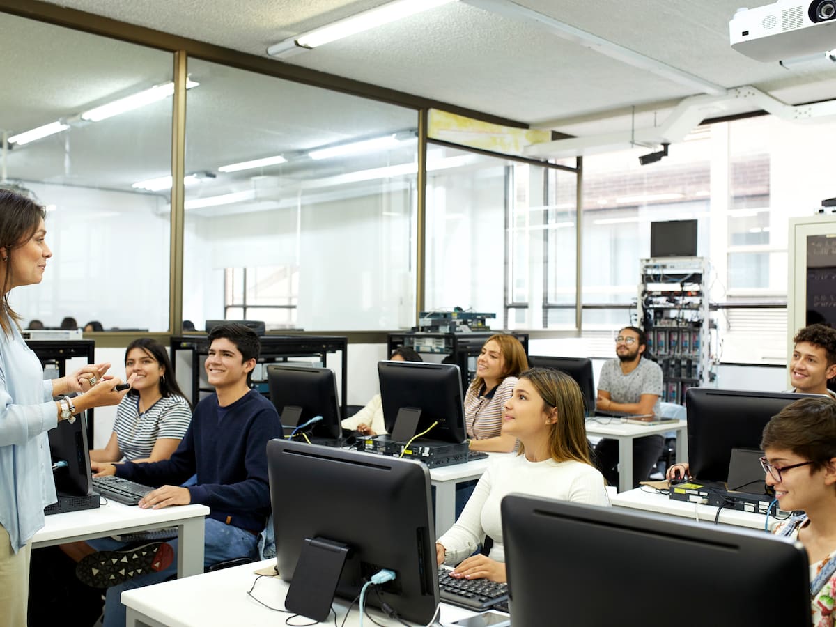 Más de 1.400 estudiantes en Antioquia son educados en TIC para disminuir la brecha digital