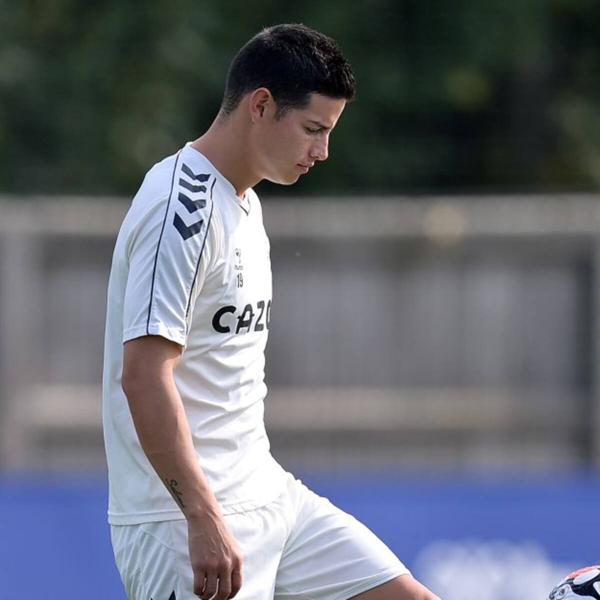 Rafa Benítez da una luz sobre si James Rodríguez jugará pronto con Everton