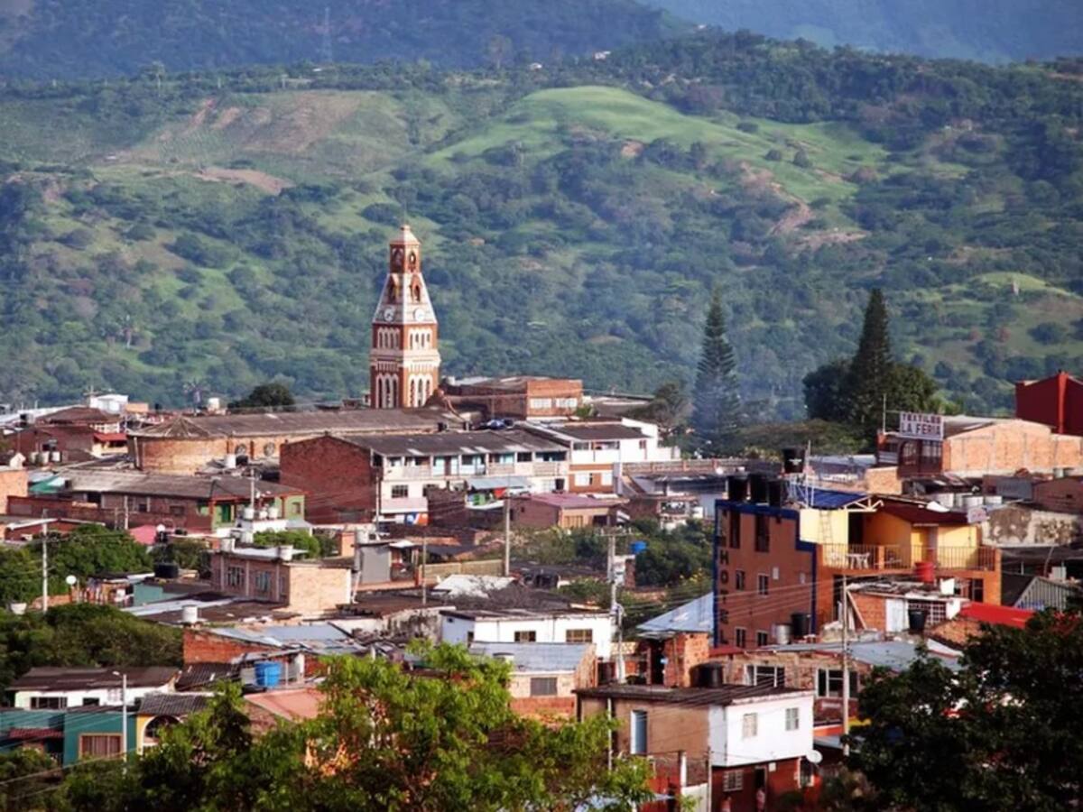 Habitantes de Cundinamarca bloquean acceso a hidroeléctricas tras inundaciones