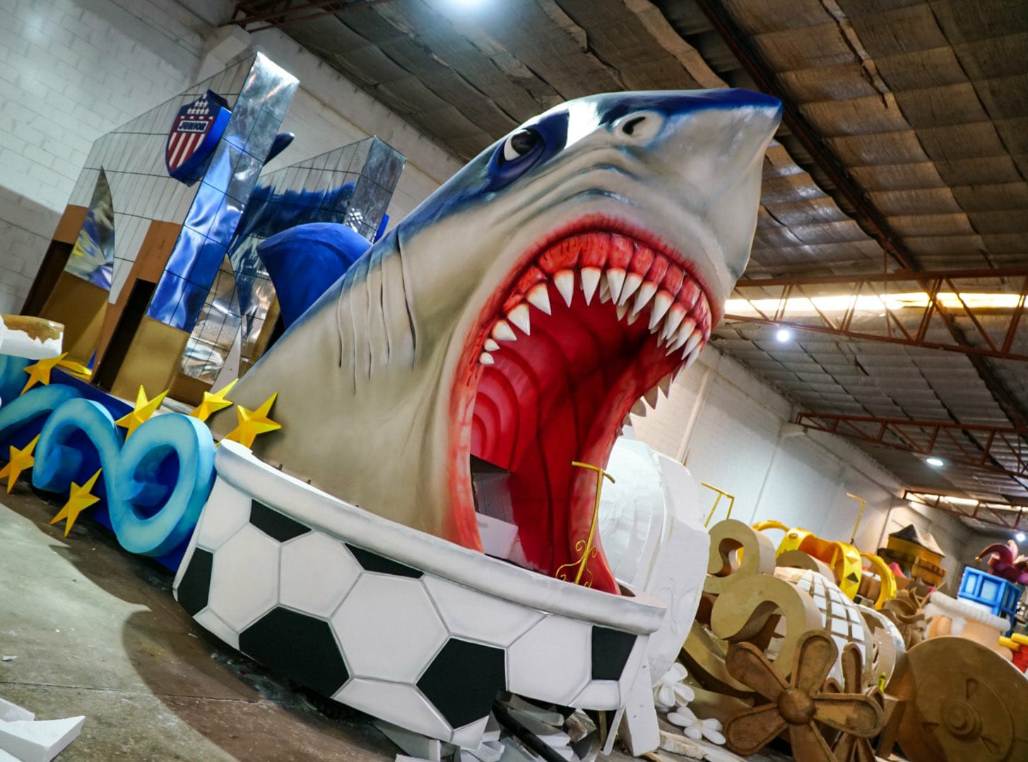 Carroza en homenaje al Junior en la Batalla de Flores 2023./ Foto: Carnaval S.A