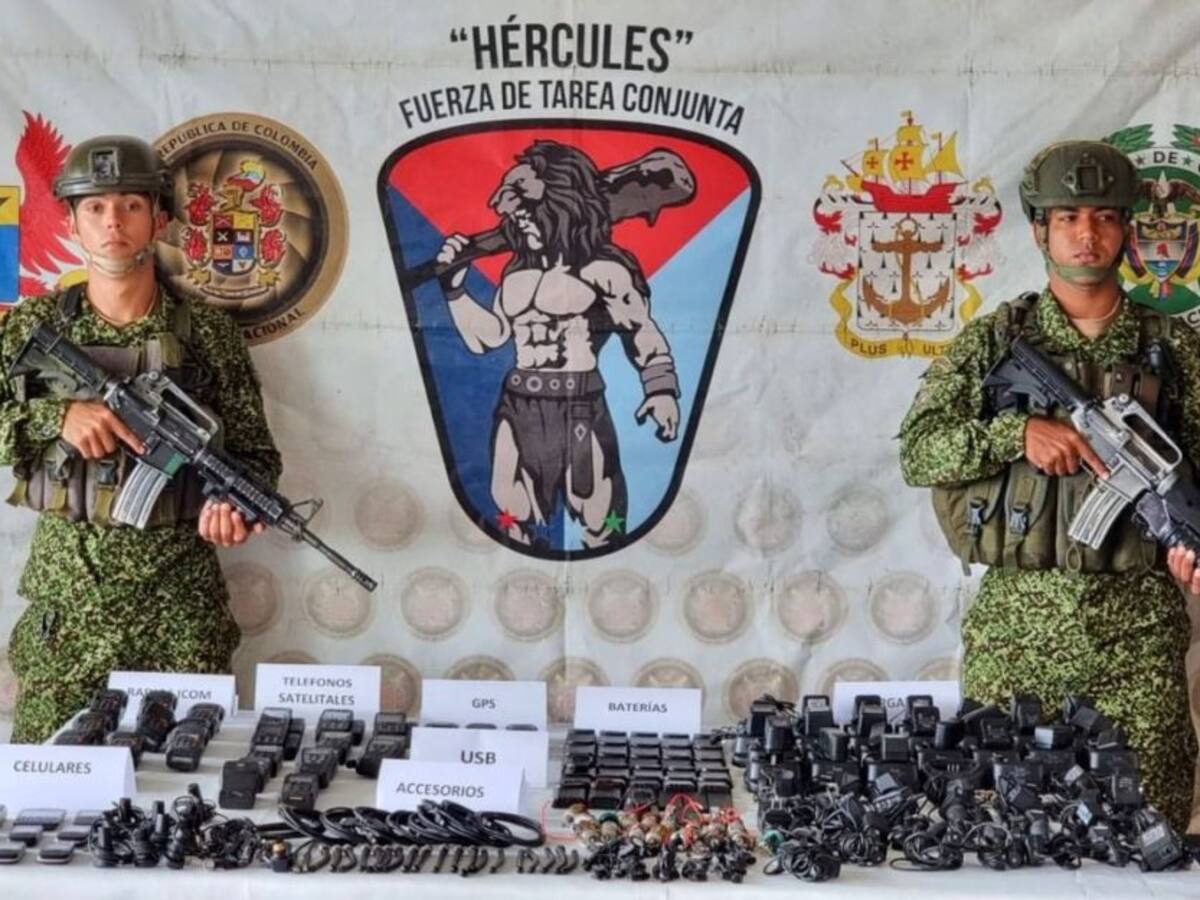 Destruyen depósitos con explosivos