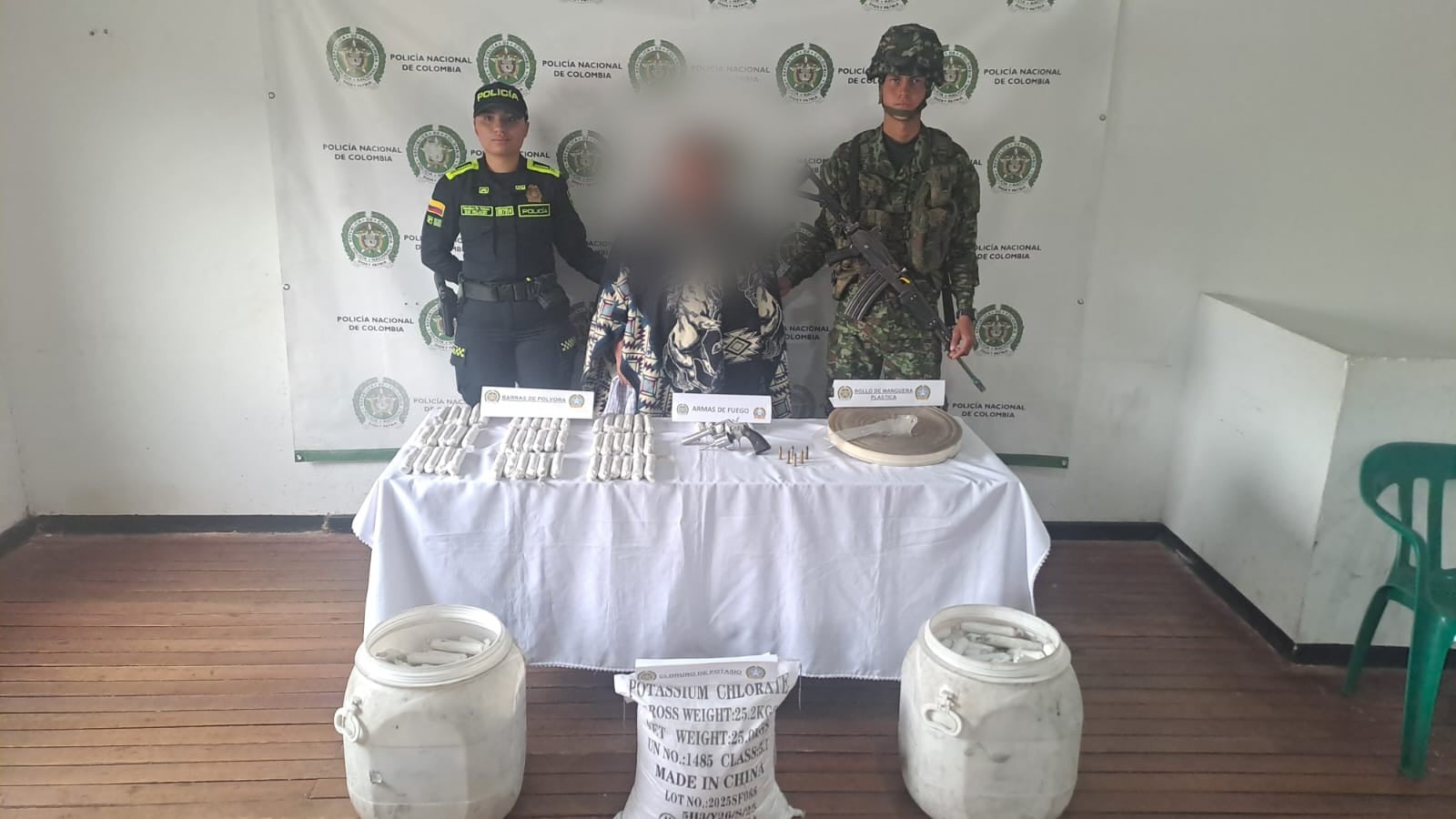 El Ejército y la Policía Nacional incautaron material de guerra y explosivos en San Pablo de Borbur, Boyacá / Foto: Batallón de Infantería Sucre del Ejército.