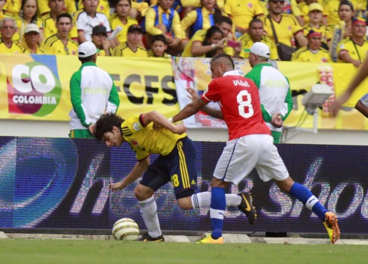 Los goles chilenos los marcaron Arturo Vidal y Alexis Sánchez (2). Teófilo Gutiérrez y Falcao (2) remontaron y aseguraron el boleto a Brasil.