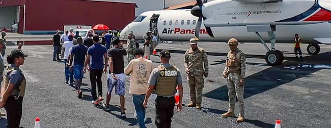 Colombianos deportados desde Panamá hacia Medellín. Foto: Migración Panamá.