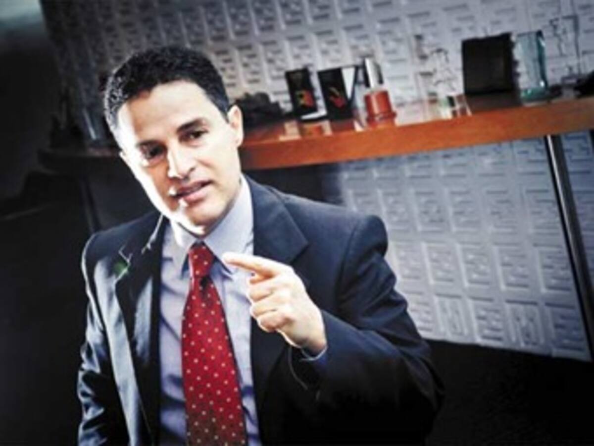 Aníbal Gaviria gana la Alcaldía de Medellín por una pequeña ventaja