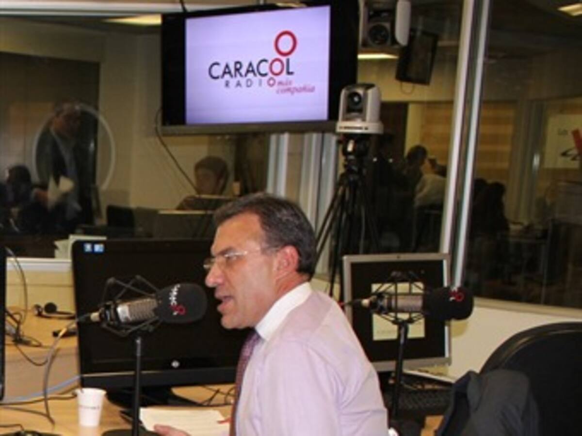 Hay más muertos por alcohol que por marihuana: Roy Barreras