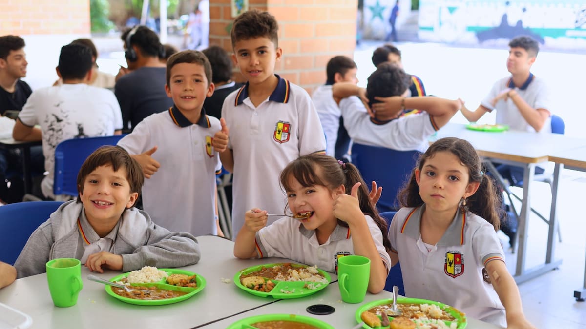 El PAE en Medellín espera cubrir a 256 mil estudiantes