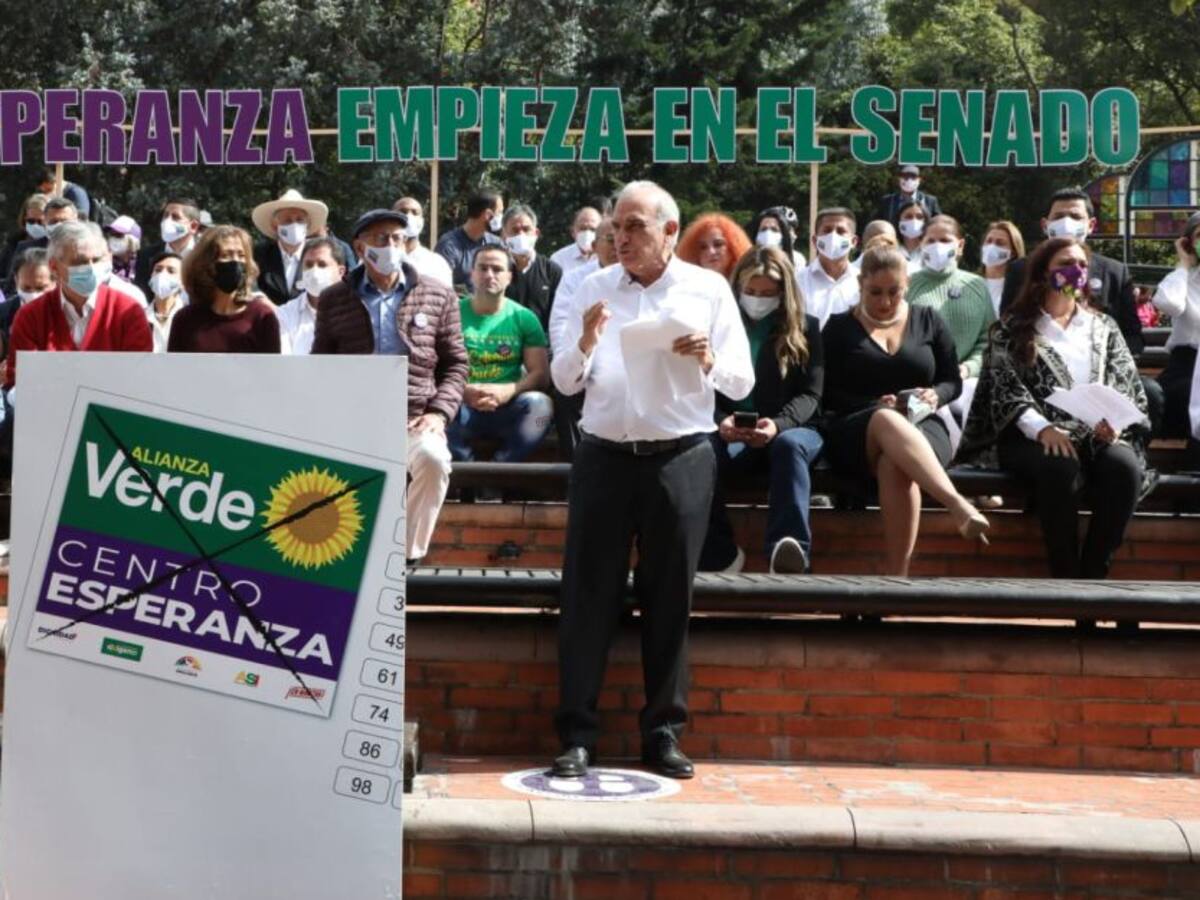 Centro Esperanza lanzó lista al Senado, con la meta de alcanzar 20 curules