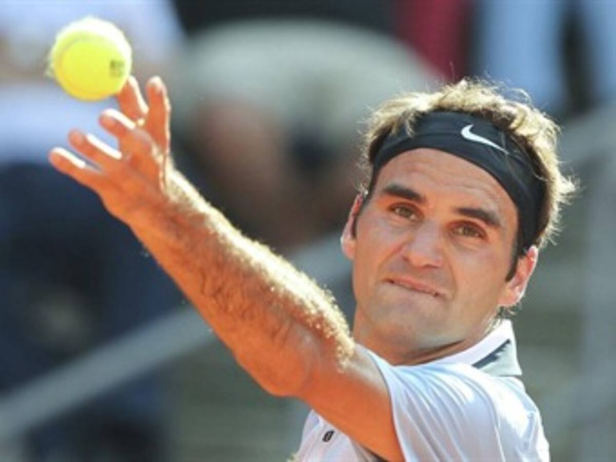 Roger Federer sufre ante Mayer para meterse en semifinales